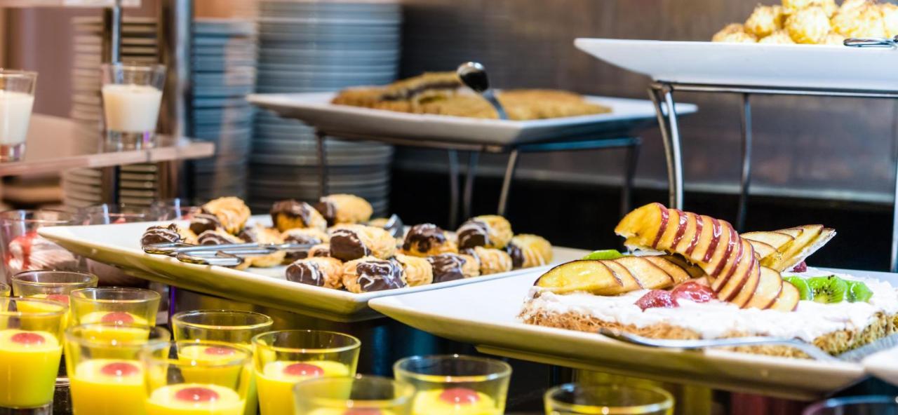 โจลี วิล กอล์ฟ แอนด์ รีสอร์ต Hotel ชาร์มเอลชีค ภายนอก รูปภาพ A dessert buffet