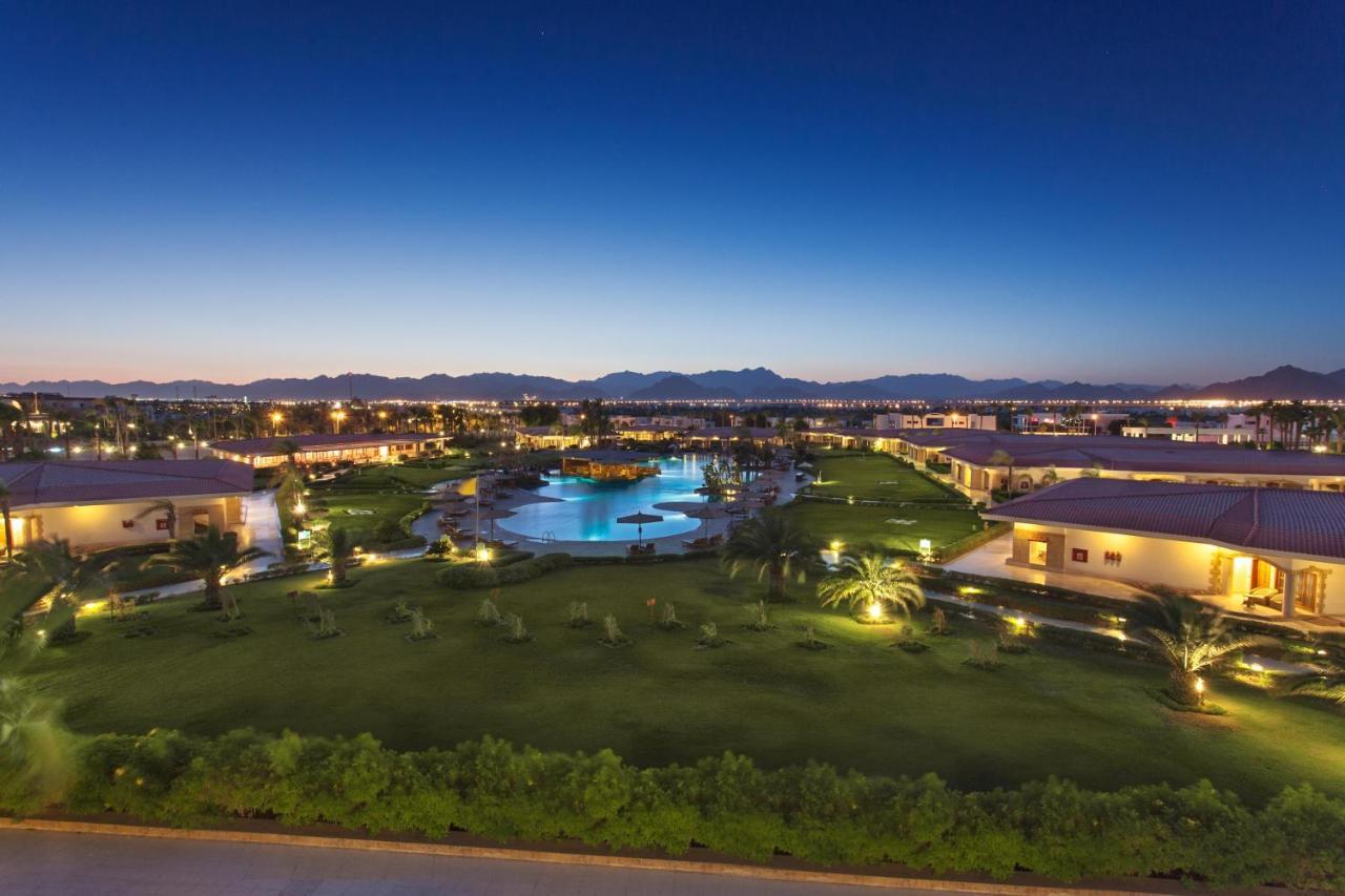 โจลี วิล กอล์ฟ แอนด์ รีสอร์ต Hotel ชาร์มเอลชีค ภายนอก รูปภาพ View of the resort at night