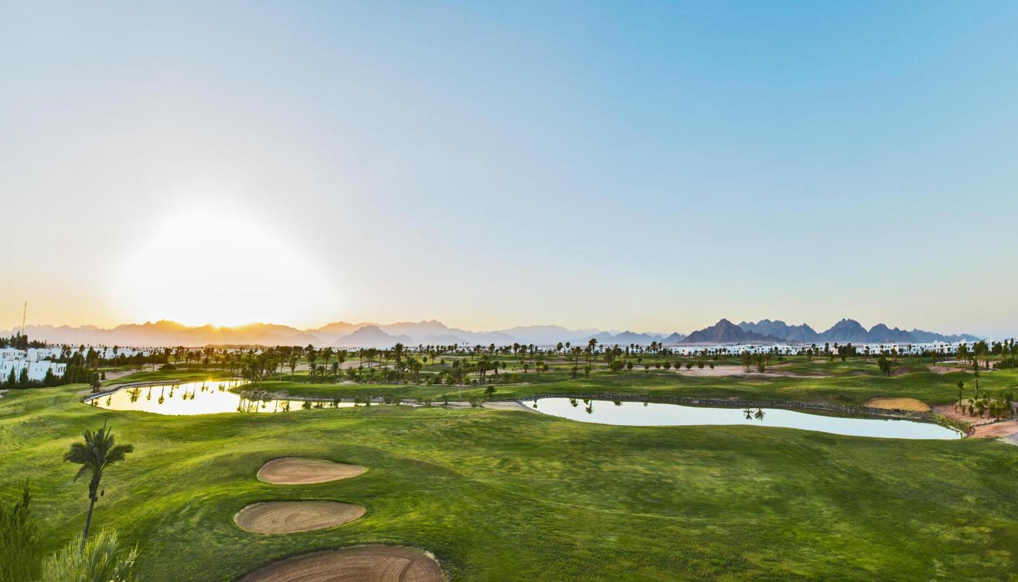 โจลี วิล กอล์ฟ แอนด์ รีสอร์ต Hotel ชาร์มเอลชีค ภายนอก รูปภาพ Golf course at the Arizona State University Polytechnic campus