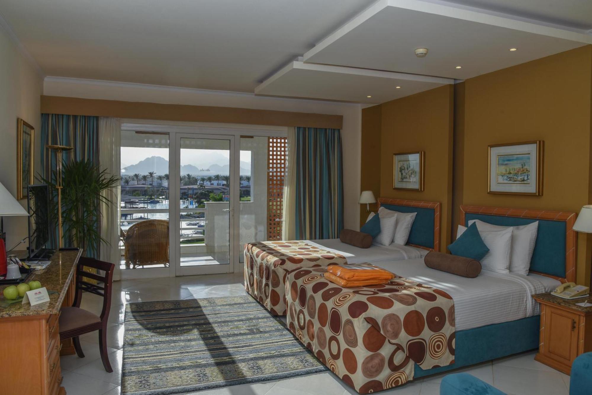 โจลี วิล กอล์ฟ แอนด์ รีสอร์ต Hotel ชาร์มเอลชีค ภายนอก รูปภาพ A room at the Hilton Sharm El Sheikh